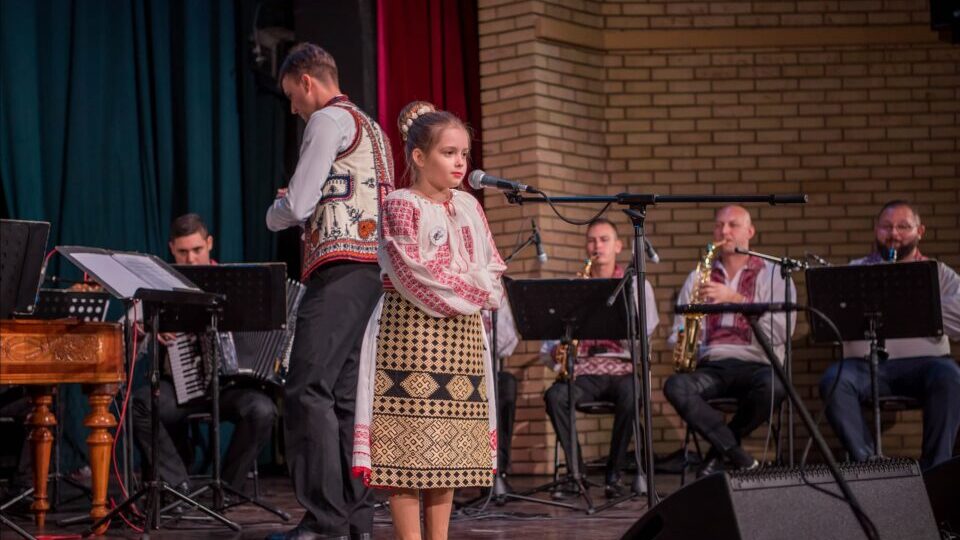 U Zrenjaninu održan Festival rumunskog folklora za decu Vojvodine