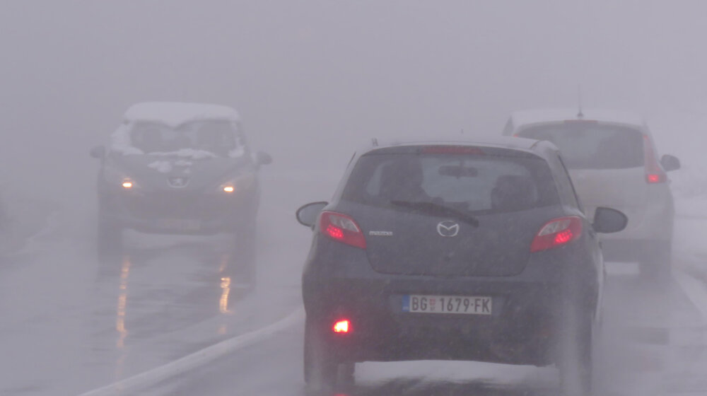 AMSS upozorio vozače Vožnju otežavaju mokri putevi a na planinama