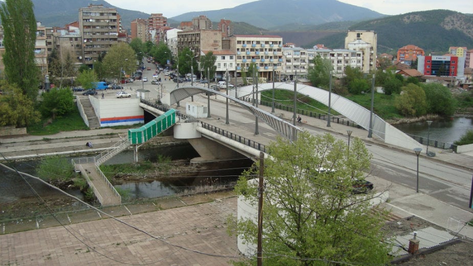 Uklonjen "Trg Adema Jašarija" 1