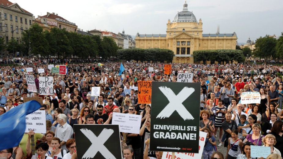 U Hrvatskoj 20.000 ljudi protestovalo zbog reforme obrazovanja 1