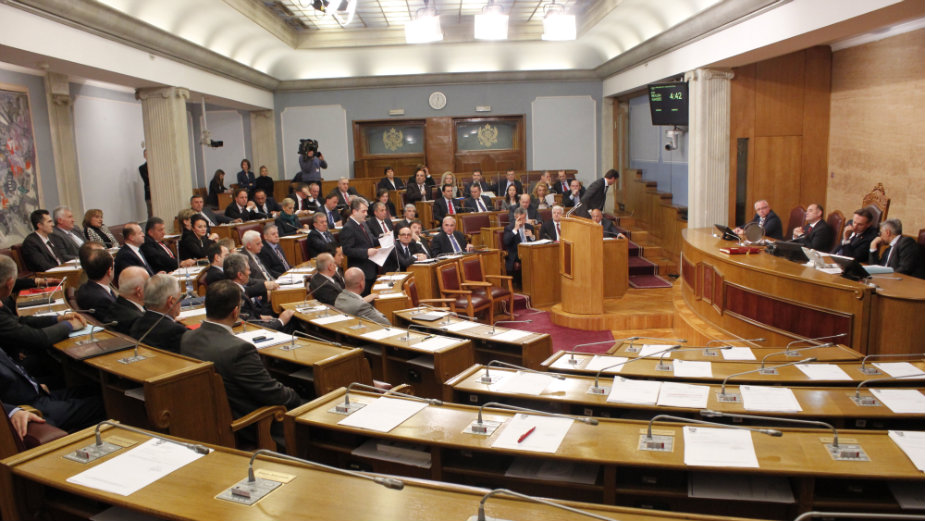 Crnogorski parlament protiv homoseksualnih brakova 1