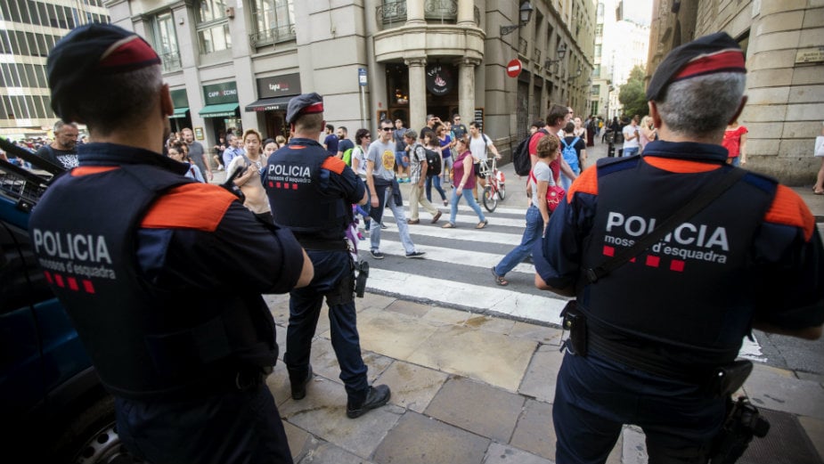 Više stotina policajaca u nedelju u Kataloniji 1