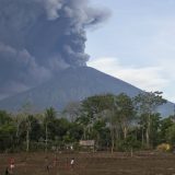 Indonežanske vlasti naredile evakuaciju 100.000 ljudi 3