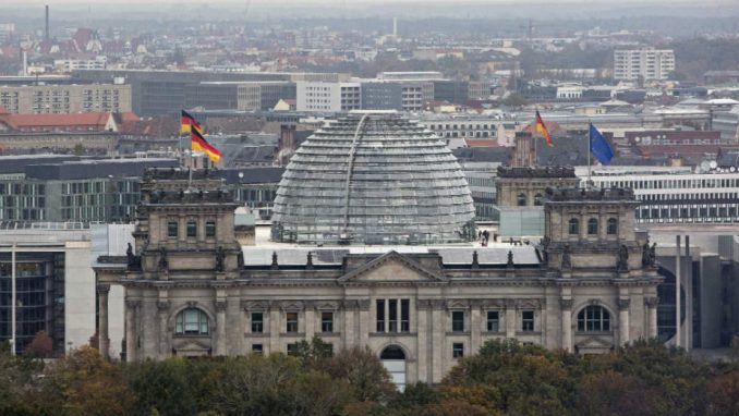 Prijave protiv Bundestaga i članova nemačke vlade zbog bombardovanja SRJ 1