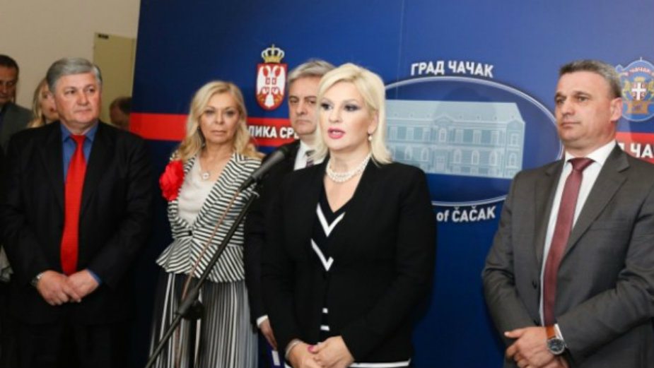 Mihajlović i Brnabić različito o razvoju aerodroma u Lađevcima 1