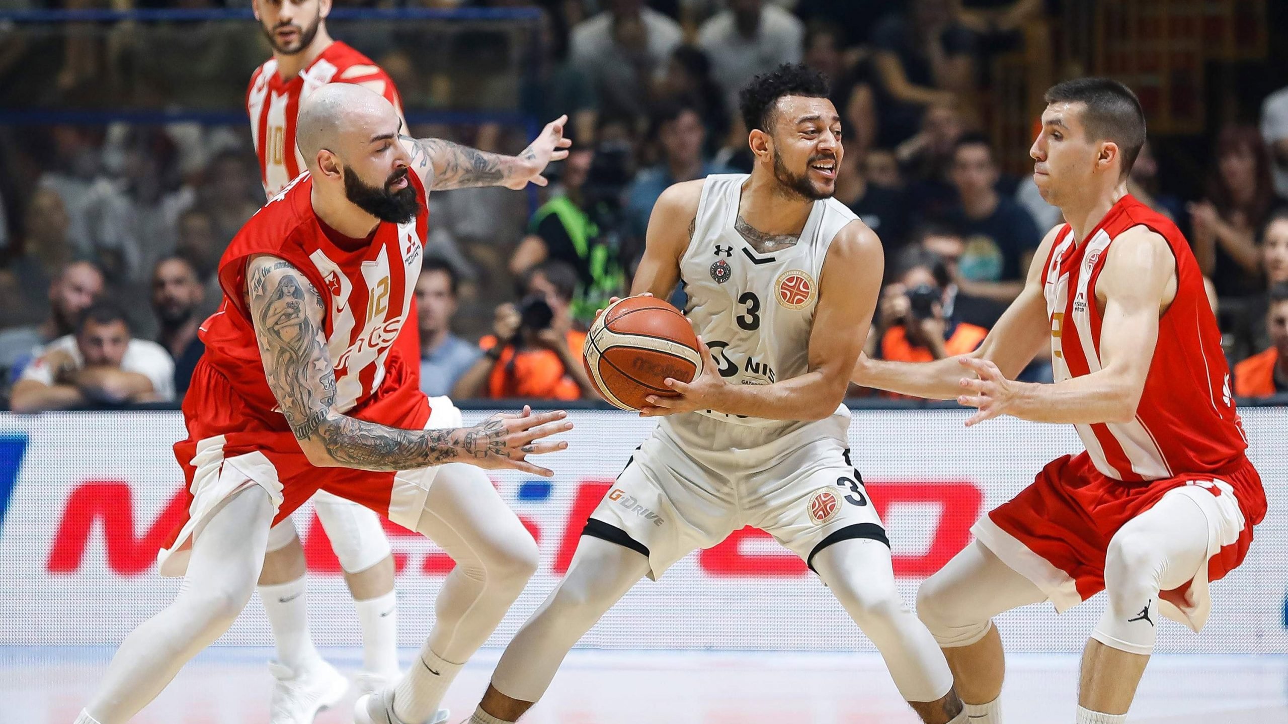 Crvena zvezda pobedila Partizan i u drugom meču polufinala 1