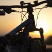 Pripadnik službe za obezbeđenje vozi biciklom 1.500 kilometa da pomogne lečenje devojčice 14