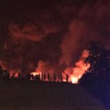Požar u Zemunu lokalizovan, četiri vatrogasca lakše povređena (VIDEO) 5