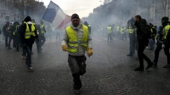 Na protestu "žutih prsluka" u Francuskoj 31.000 ljudi, privedeno 700 5