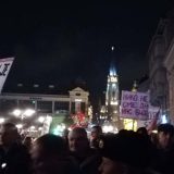 Na protestu u Novom Sadu 15. februara govore Jelena Kleut, Slavko Vukov i penzioner Mile Delić 14
