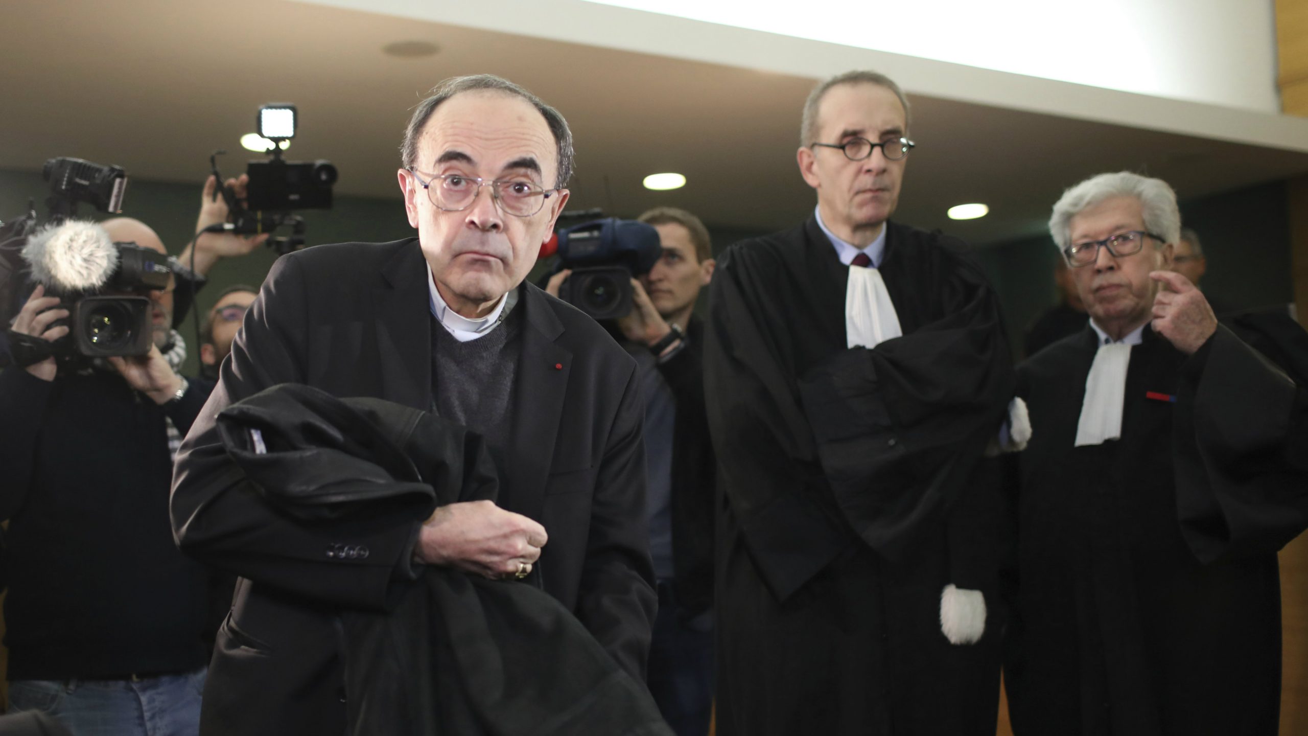 Počelo suđenje francuskom kardinalu oko skandala seksualnog zlostavljanja 1