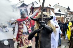 Vevčanski karneval u Makedoniji: Maskama teraju zlo (FOTO) 13