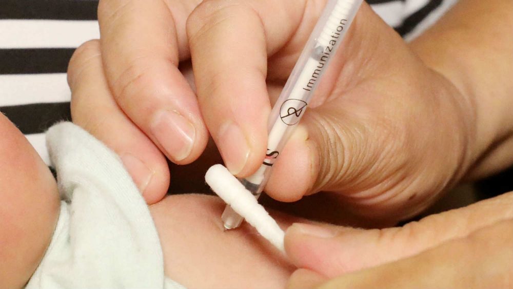 Da li je moguće oduzimanje dece roditeljima koji odbijaju da ih vakcinišu? 1