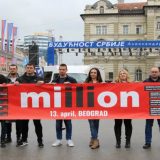 Performans „1 od 5 miliona“ ispred bine u Novom Sadu 6