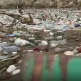 Kako izgleda borba sa ostrvom smeća koje pluta Drinom (VIDEO) 7