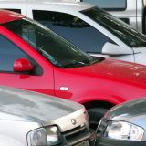 Na Novom Beogradu osvanule nalepnice "Bahato parkiram": Stanari rešili da stanu na put nepropisnom parkiranju 3