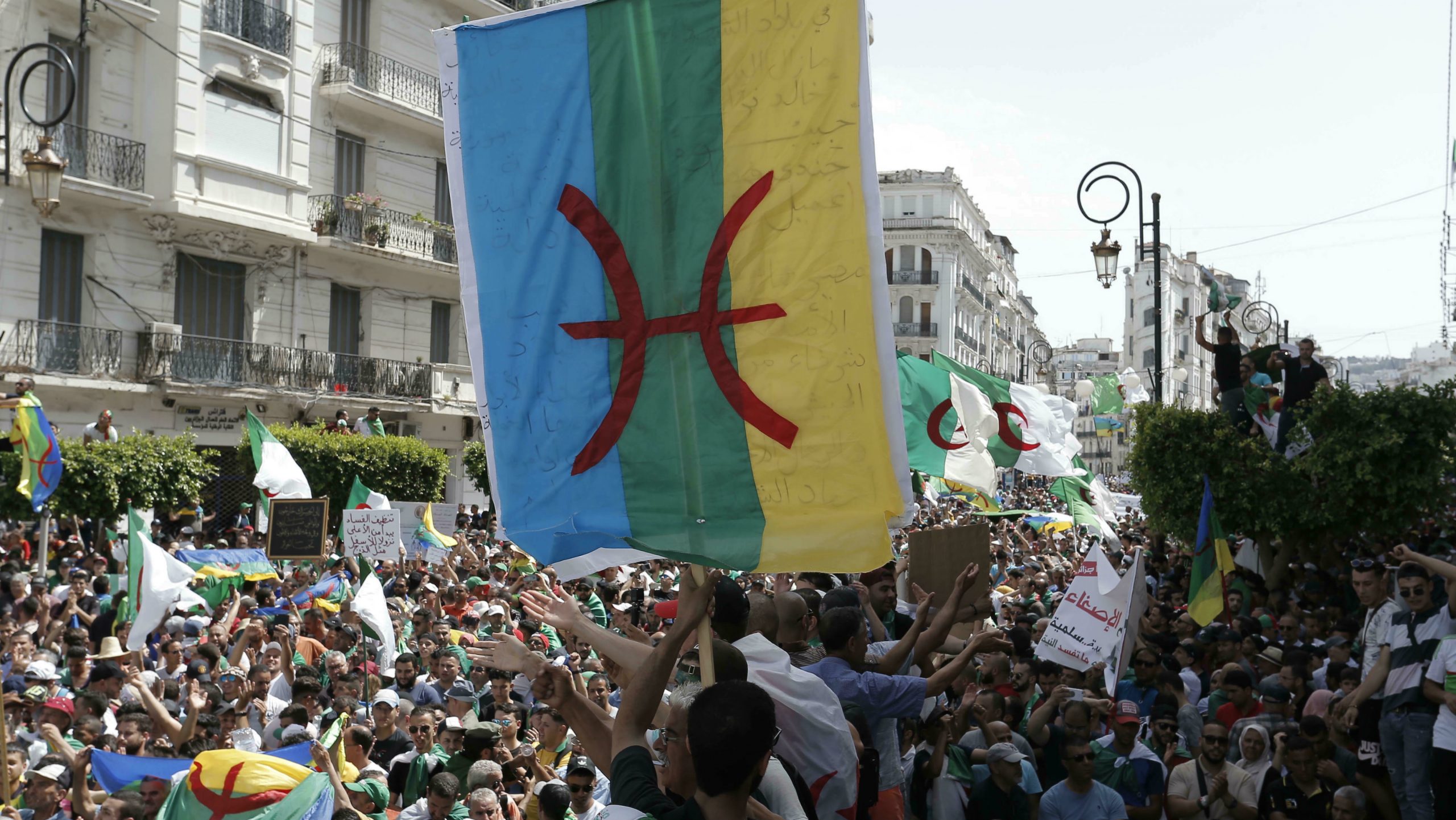 U Alžiru protesti protiv predsedničkih izbora zakazanih za 12. decembar 1