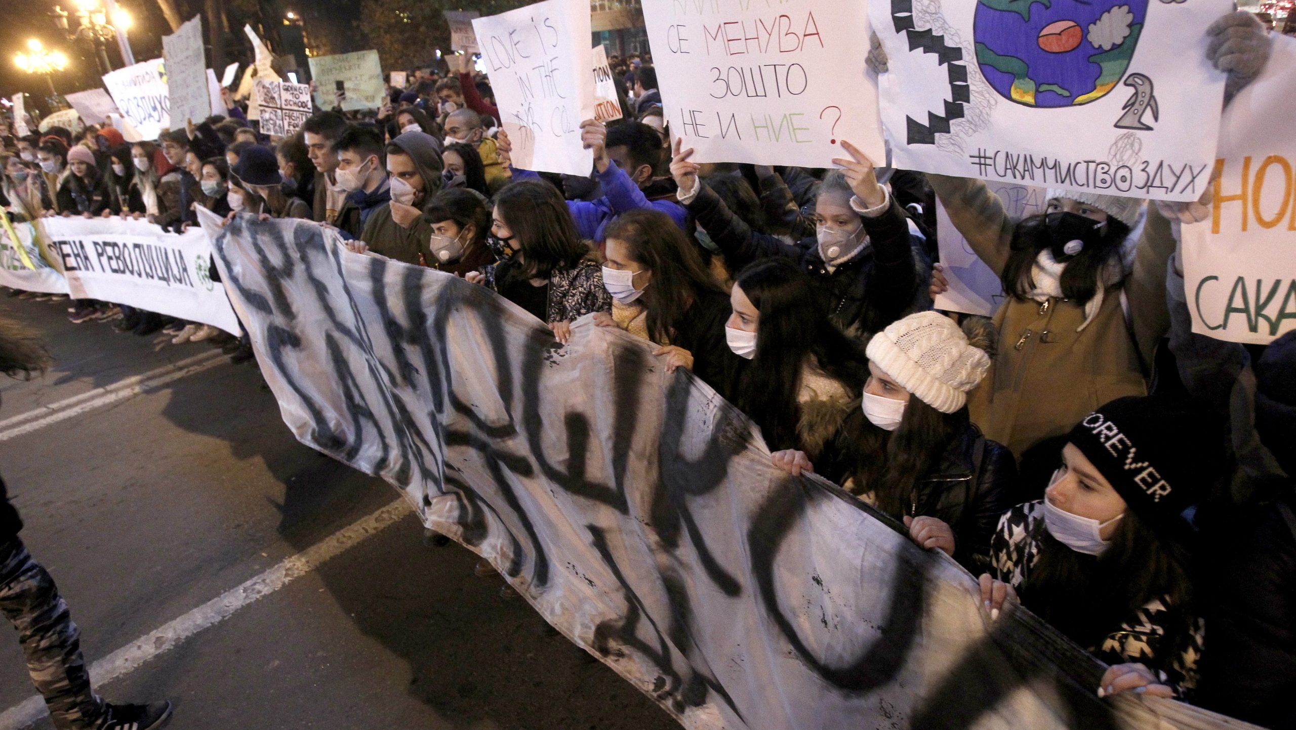 U Skoplju održan masovni protest za čist vazduh 1