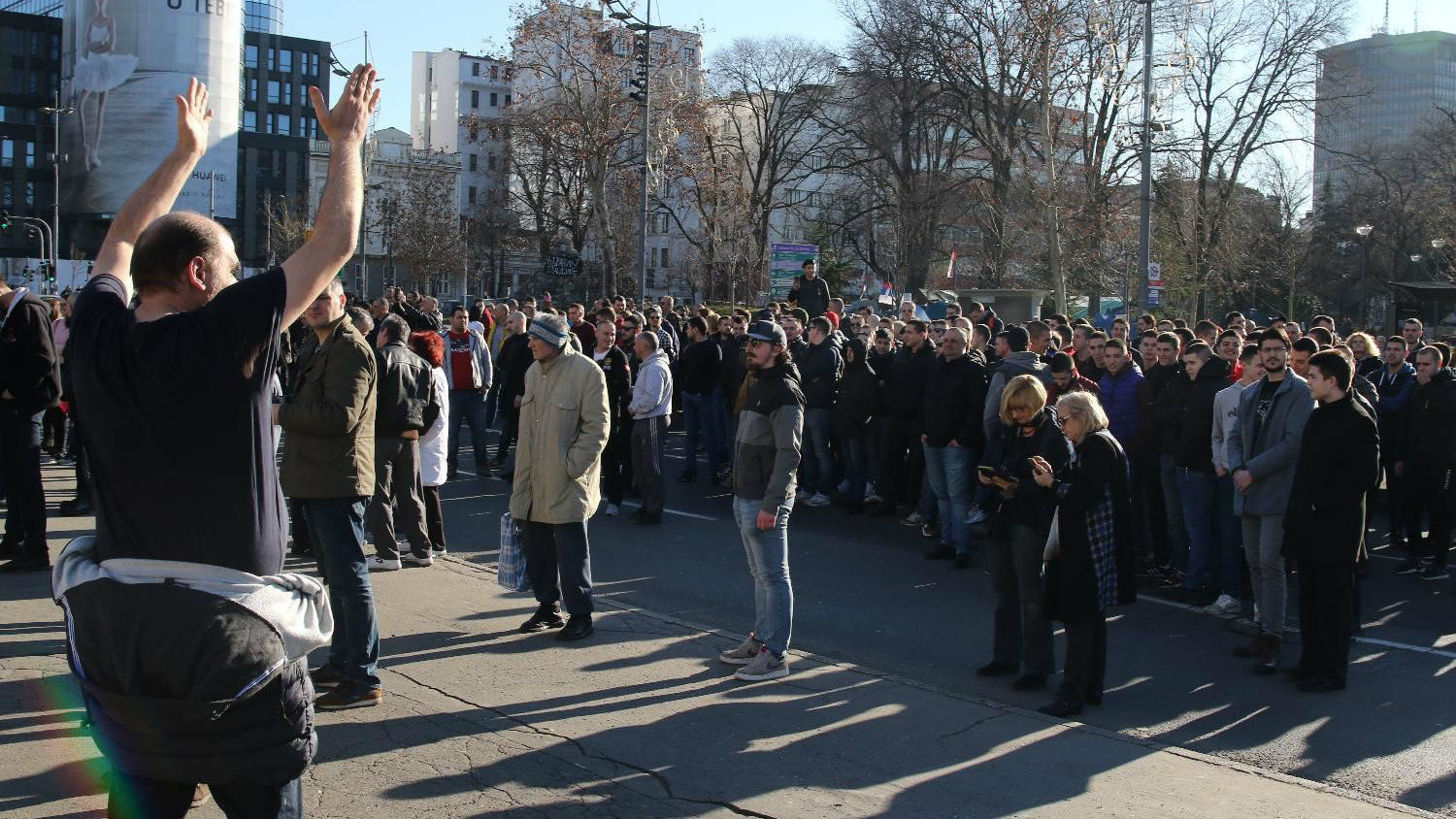 Protest ratnih veterana ispred Skupštine Srbije, blokiran saobraćaj ispred Pionirskog parka 1