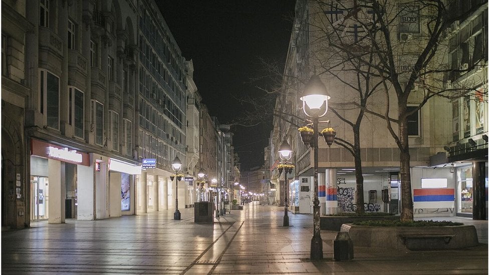 Prazna Knez Mihailova ulica noću, Beograd, mart 2020.