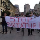 Protestna vožnja biciklom "Stop diktaturi" u Novom Sadu 1