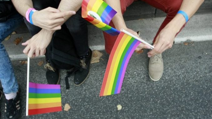 4,000 signatures for same-sex couples in three days 1