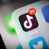 Algoritam TikTok-a preporučivao antisemitski mim sa logorom smrti 4