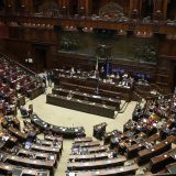 (VIDEO) Tuča u italijanskom parlamentu: Poslanik iznet u kolicima 6