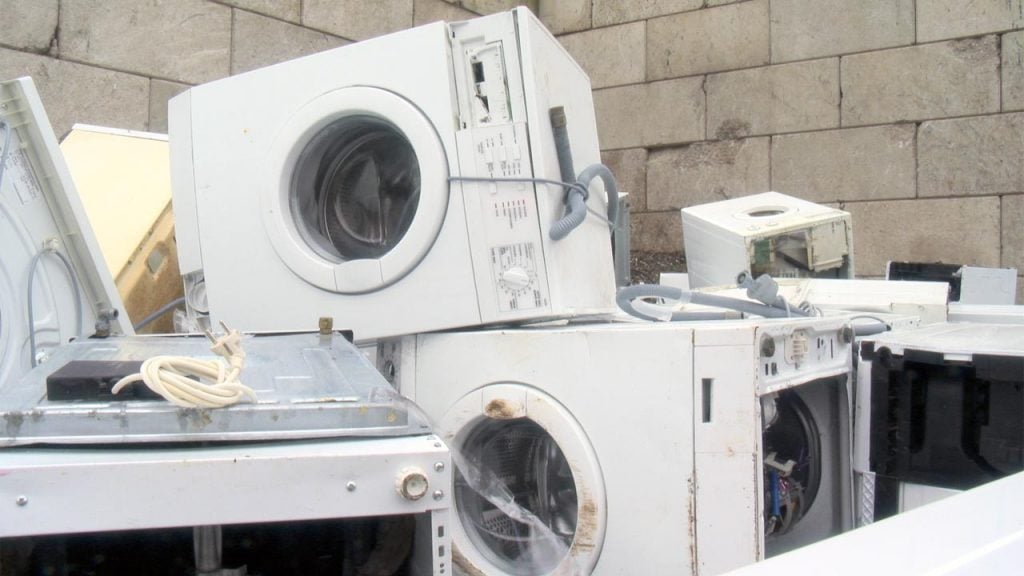 Where to properly dispose of electrical and electronic waste?  (VIDEO) 4