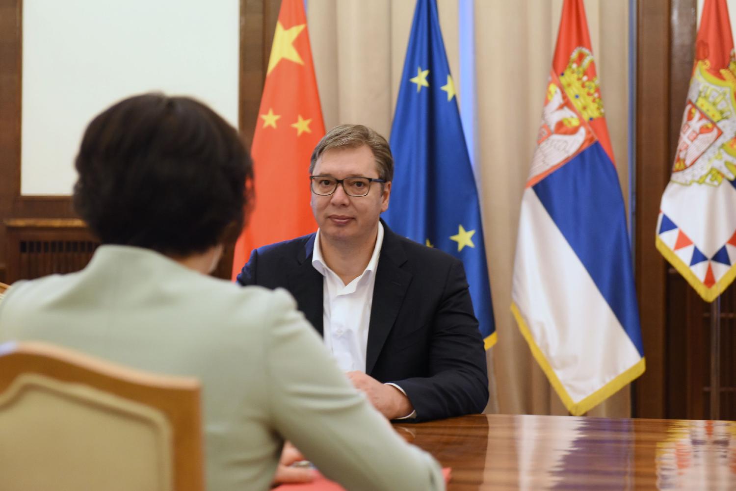 Vučić ispratio studente i srednjoškolce u Kinu 1