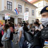 U Zagrebu na gej paradi zahtevano za izjednačavanje prava svih porodica (FOTO) 11