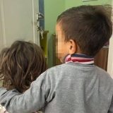 Siromaštvo i deca u Srbiji: Ko su brat i sestra zagrljeni u Svratištu za decu ulice 7