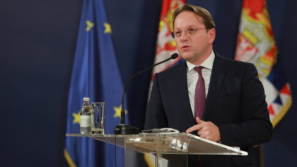 Varheji: EU pažljivo prati transformaciju Kosovskih bezbednosnih snaga 1