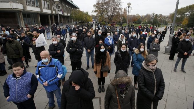 AP: Thousands at the funeral of Patriarch Irinej, many ignored the measures against coronavirus 1