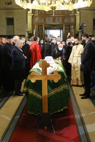 Ark with the body of the patriarch in the Temple, violation of all epidemiological measures (PHOTO, VIDEO) 4