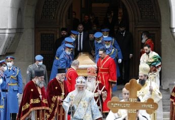 The coffin with the body of the patriarch in the Temple, violation of all epidemiological measures (PHOTO, VIDEO) 3