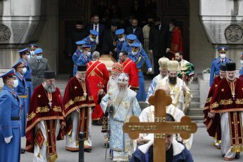 The coffin with the body of the patriarch in the Temple, violation of all epidemiological measures (PHOTO, VIDEO) 2