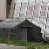 U Majdanpeku postavljeni šatori kao čekaonice 3