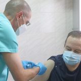 Dačić, Vulin i Đerlek primili rusku vakcinu Sputnjik V 8