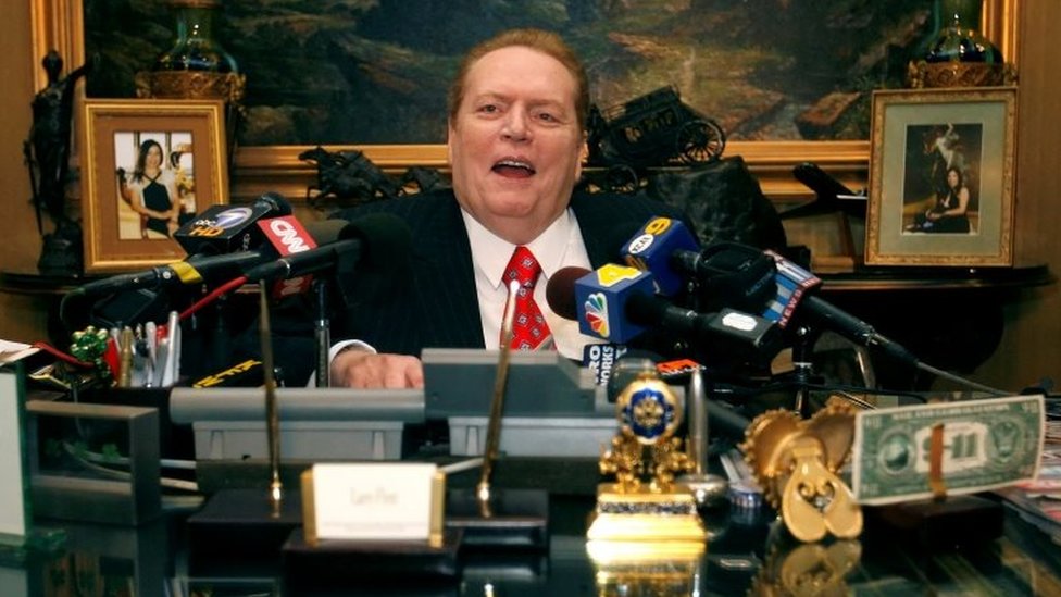 Larry Flynt, head of Larry Flynt Publications, speaks to the news media in 2007