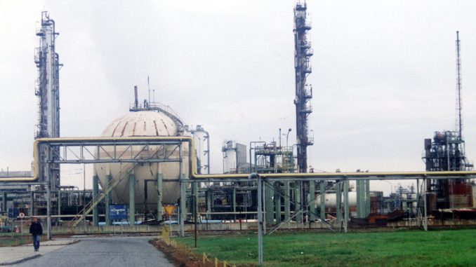 Rusi traže kontraustupke da bi kupili Petrohemiju