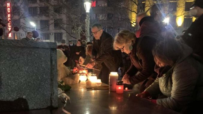 Citizens of Serbia and the region light candles for Balasevic tonight (PHOTO, VIDEO) 1