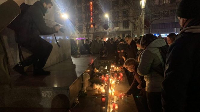 Citizens of Serbia and the region light candles for Balasevic tonight (PHOTO, VIDEO) 4