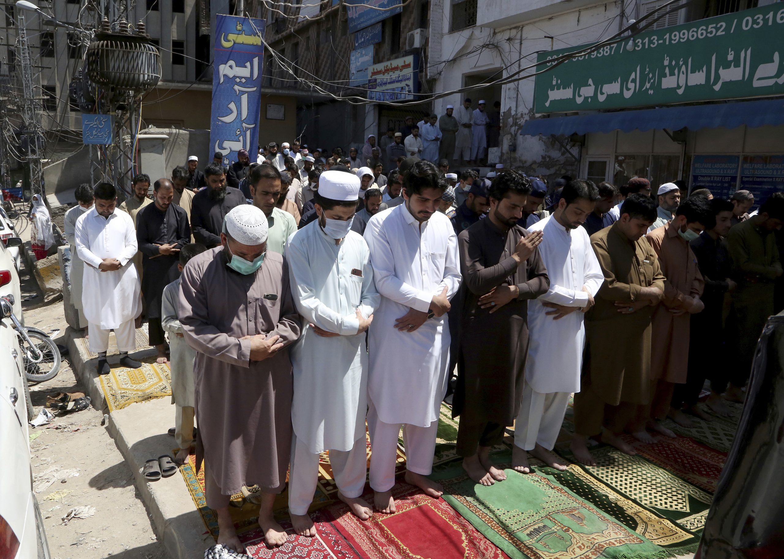 Pakistan zabeležio najveći broj umrlih od korona virusa u jednom danu 1