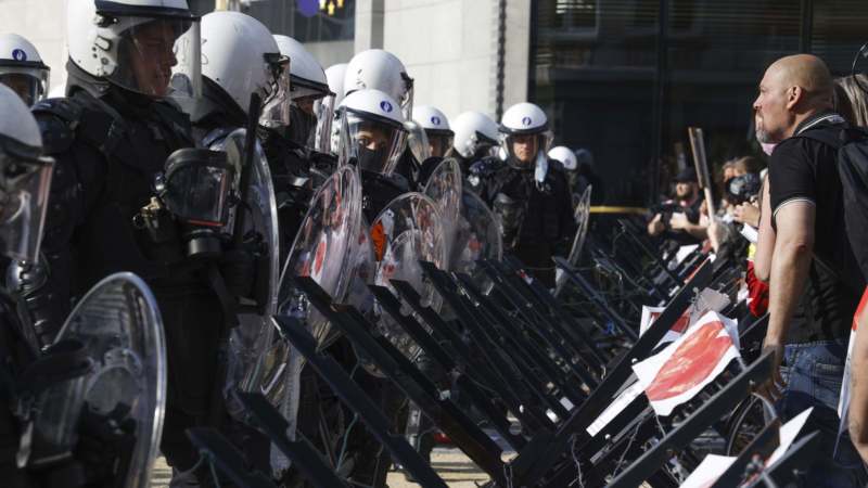 Koškanje policije i demonstranata u Briselu na protestu zbog epidemiolških mera 1