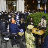 Poljaci u ponoć proslavili otvaranje bašti kafića kao doček Nove godine 10