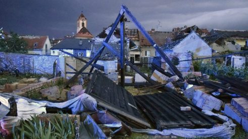 U tornadu u Češkoj poginulo petoro ljudi a 600 kuća čeka obnova od temelja (FOTO) 5