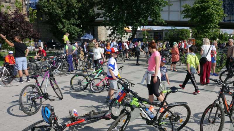 Obeležen Međunarodni dan bicikla ispod Brankovog mosta u Beogradu 1