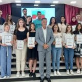 Novi Pazar: Nagrađeni đaci generacije 1