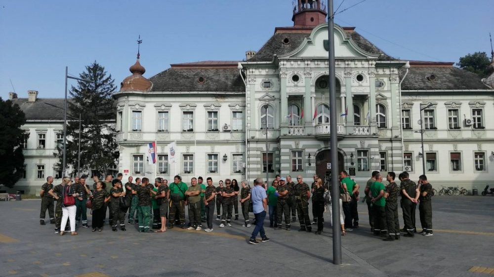 Protest zadrugara i zaposlenih "Agro - Kleka” u Zrenjaninu 1